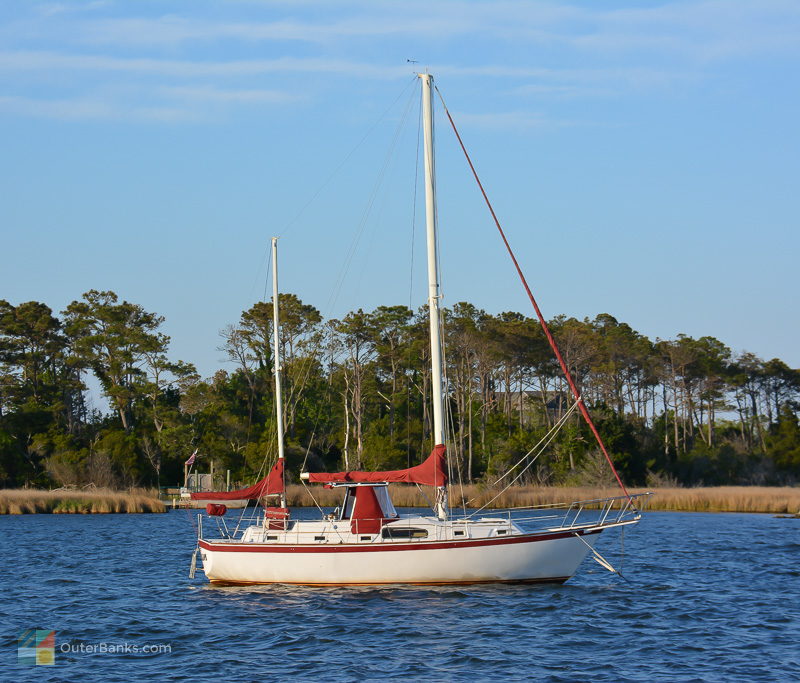 A sailboat anchored in Shallowbag Bay