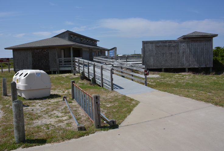 Coquina Beach facilities