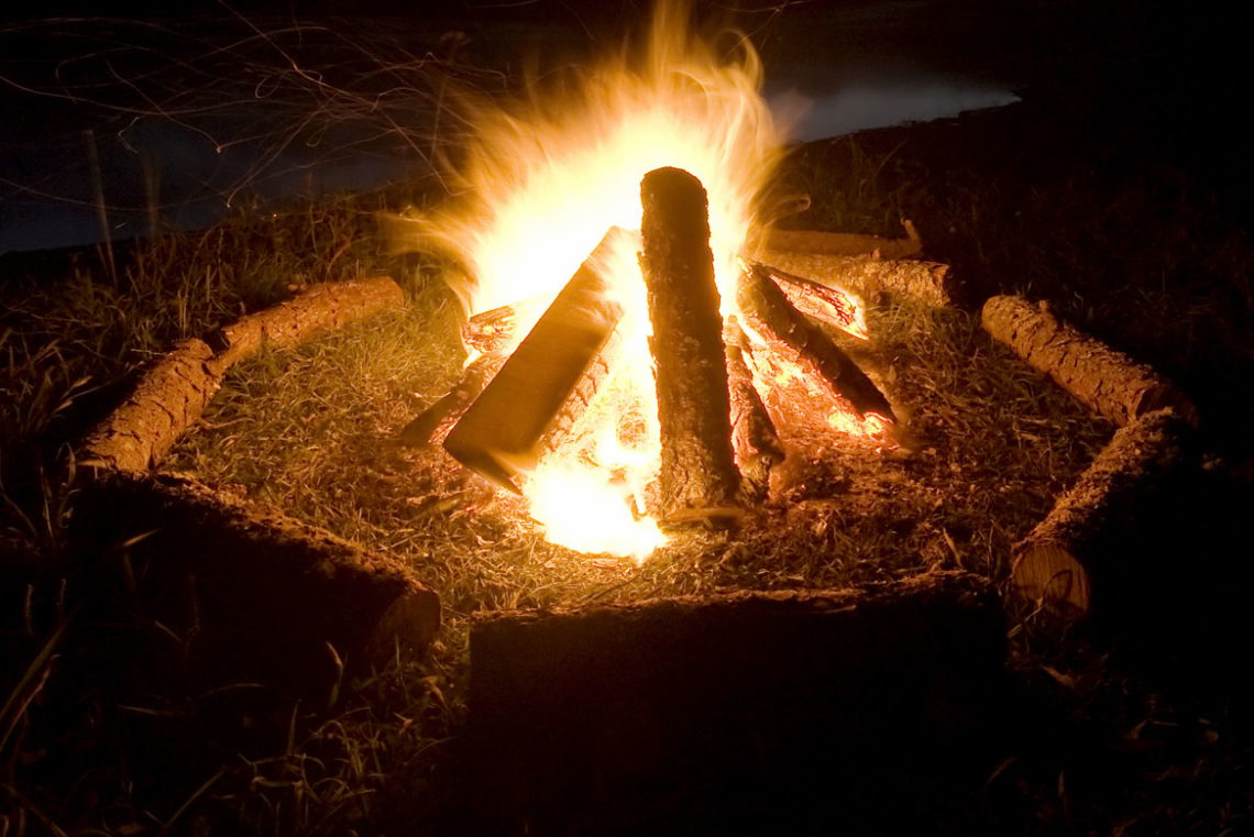 Beach Bonfires - OuterBanks.com