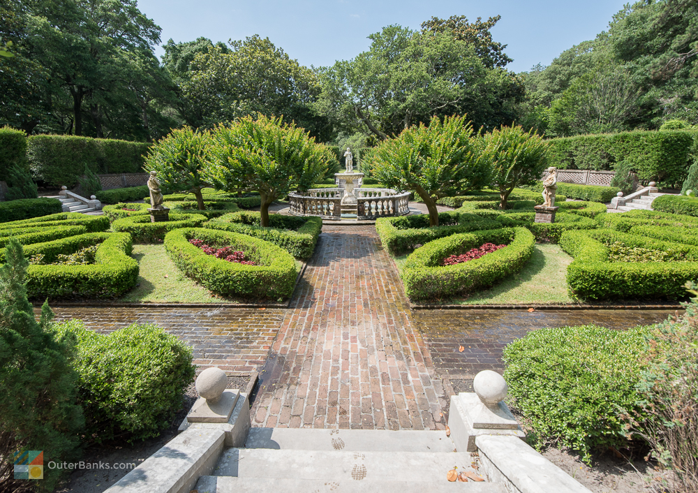 Elizabethan Gardens in Manteo