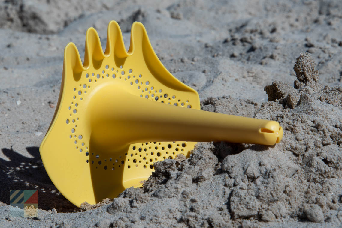 Quut Triplet (Mellow Yellow) - All in One Rake, Shovel and Sifter Beach Toy