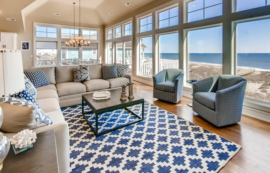 Hatteras Grander