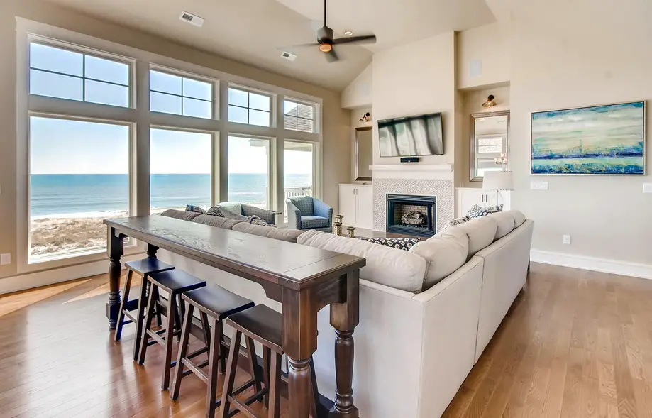 Hatteras Grander