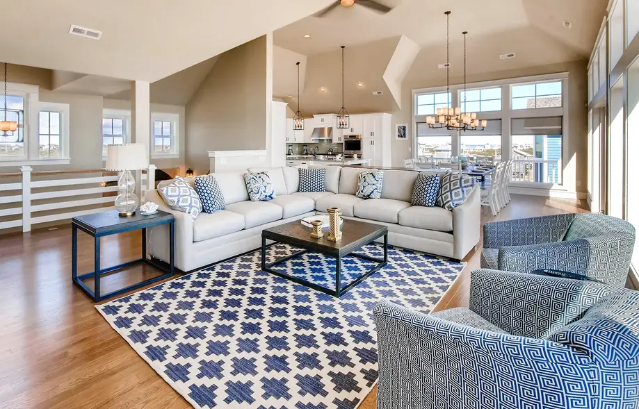 Hatteras Grander