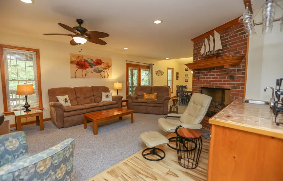 LIVE OAK LANDING