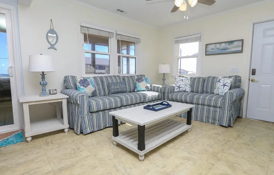 CAPTAINS COVE