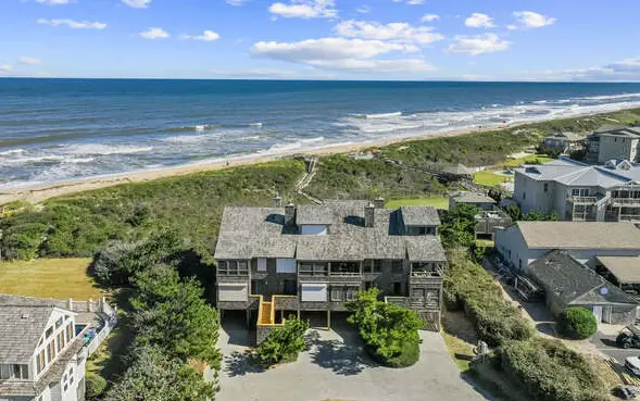 2381 - Peaceable Kingdom by the Sea