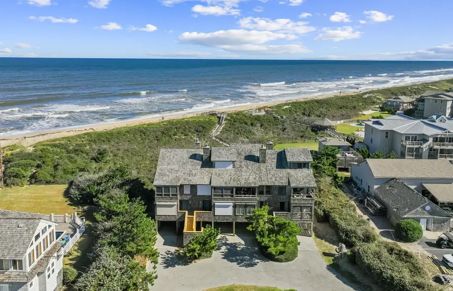 2381 - Peaceable Kingdom by the Sea
