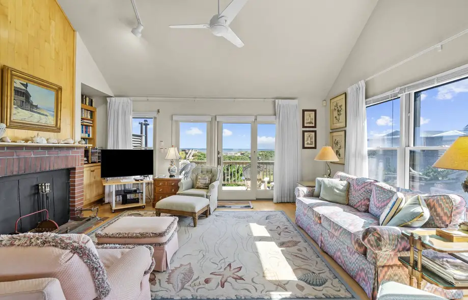 2381 - Peaceable Kingdom by the Sea