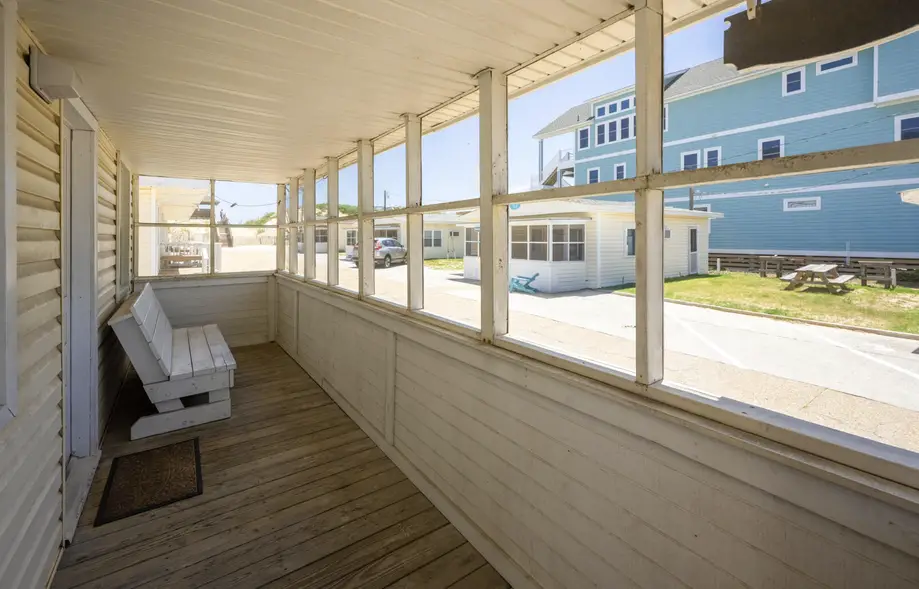 OC7 The Helmsman's Cottage at Oceanside Court