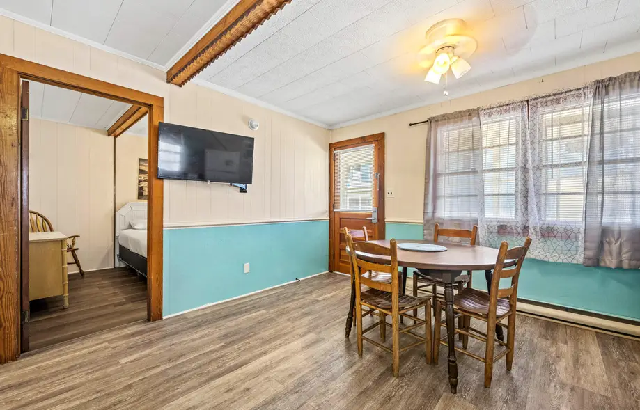 OC7 The Helmsman's Cottage at Oceanside Court