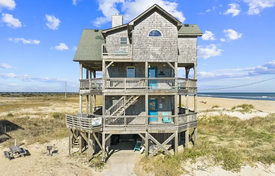 7014 - Sandcastle by the Sea