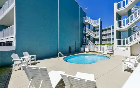 5745 - Whalebone Pierview