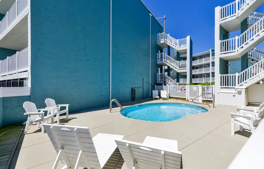 5745 - Whalebone Pierview