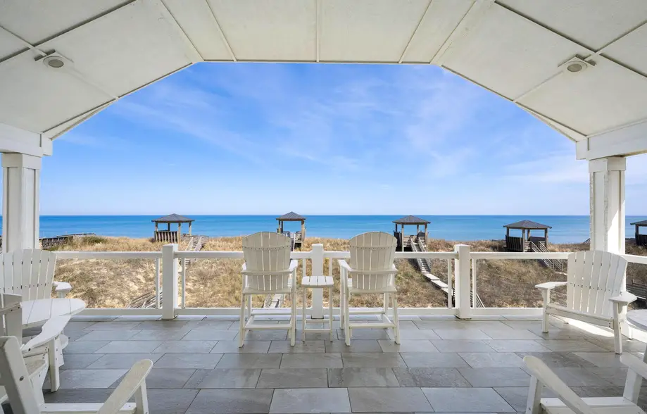K8036 Queen Elizabeth 8 Bedroom Oceanfront Home