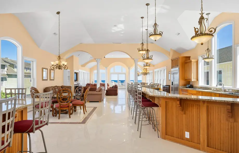 K7024 Royal Palace 12 Bedroom Oceanfront Home