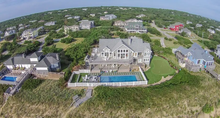 5TH AVENUE COASTAL RETREAT