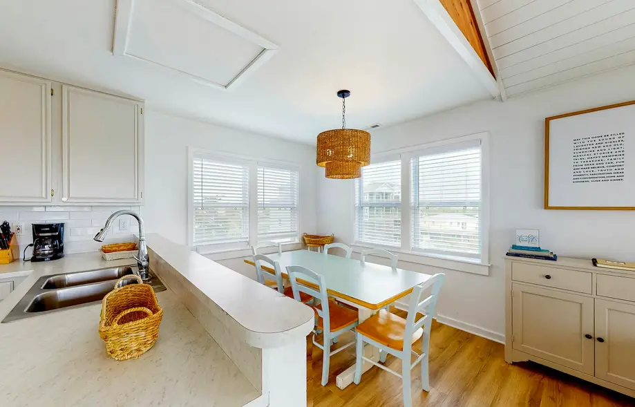 Horizon House 405