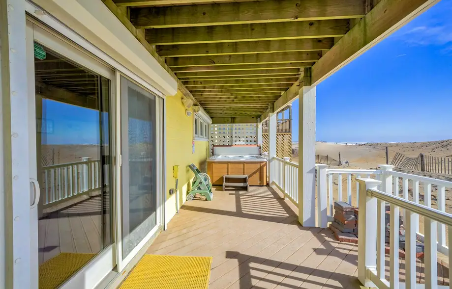 Coastal Charm 220