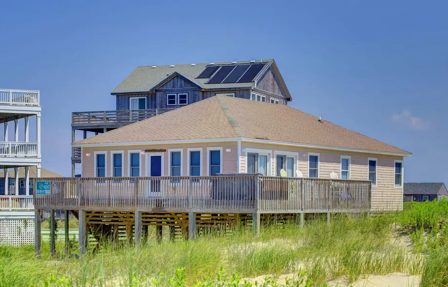 Captain's Quarters 125