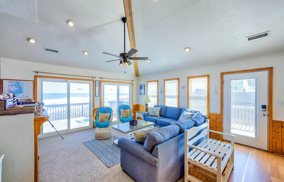Captain's Quarters 125
