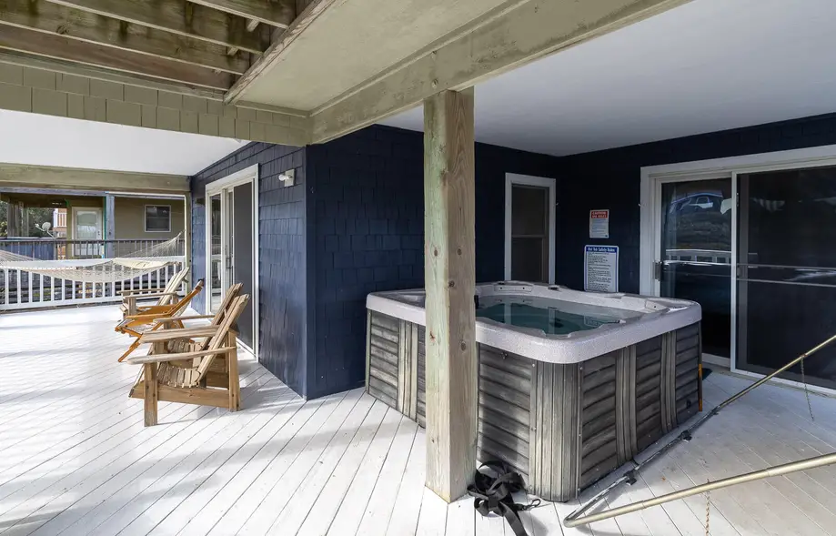 K9059 Steps to the Beach 4 Bedroom Home at Crown Point