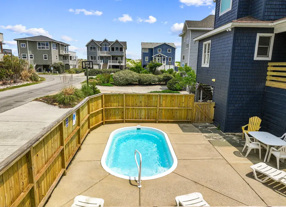 K9059 Steps to the Beach 4 Bedroom Home at Crown Point