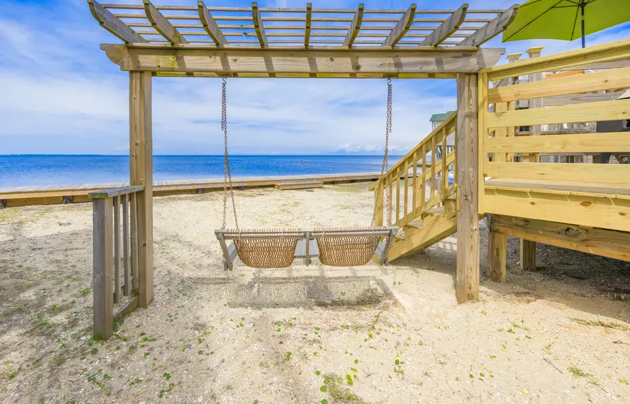 Tiki Hut
