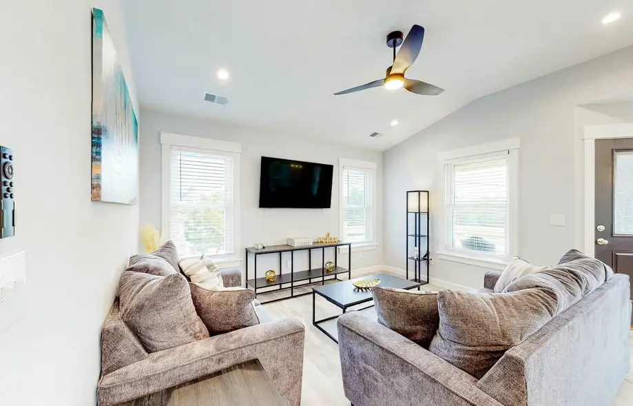 rental image 4