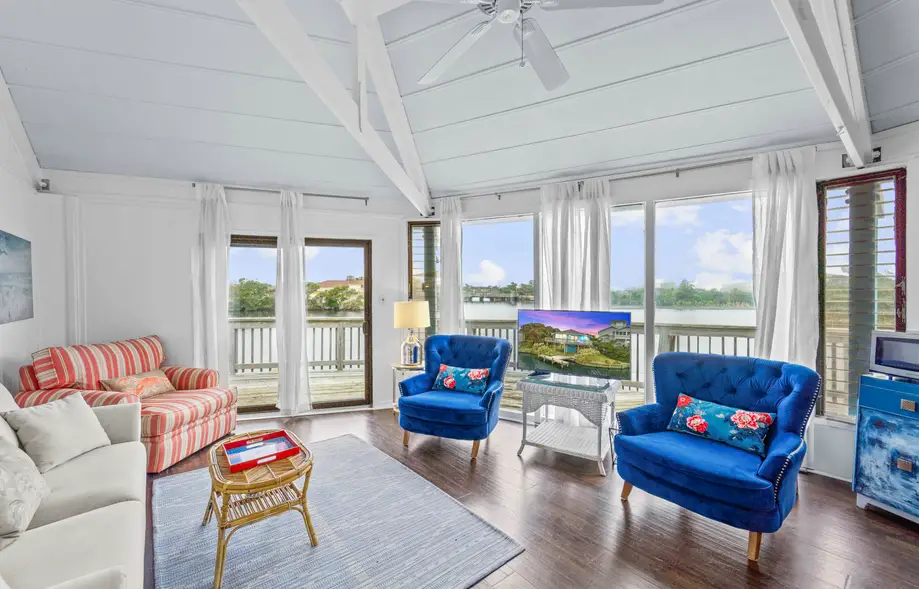 Ozzie's Island Hideaway