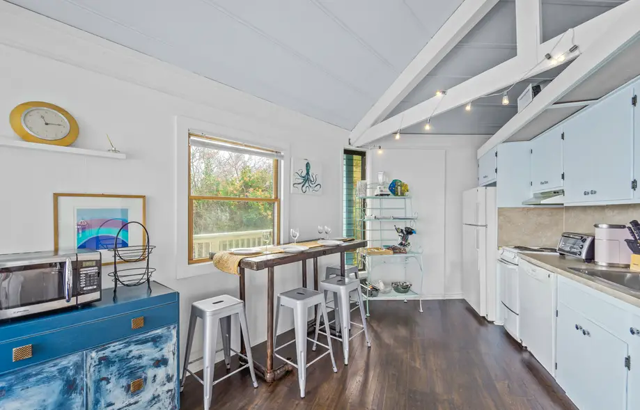 Ozzie's Island Hideaway