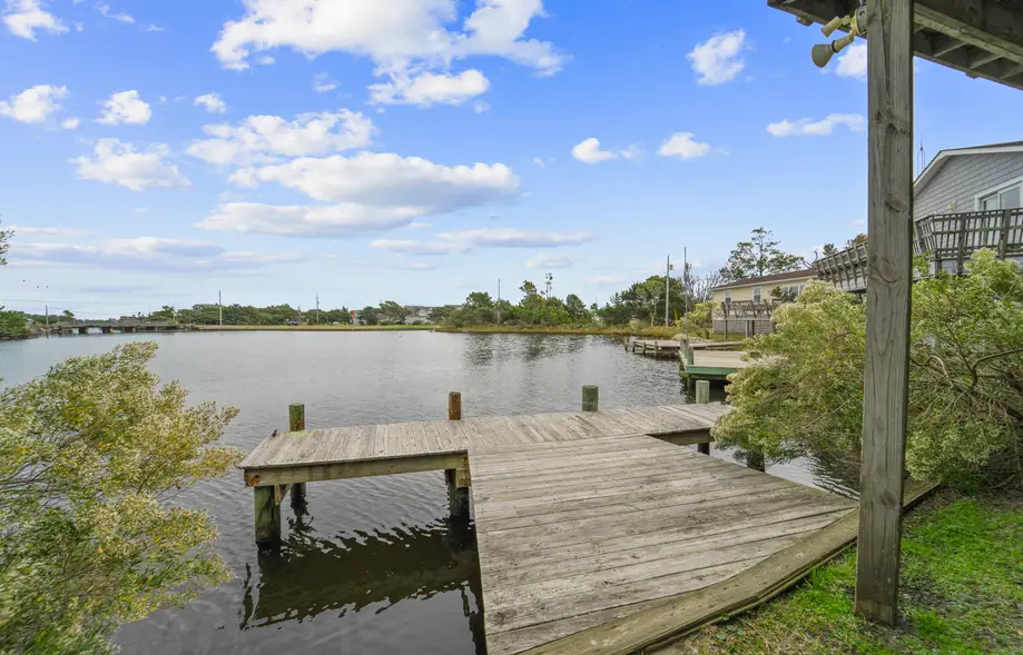 Ozzie's Island Hideaway
