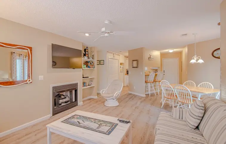 015 | Oyster Pointe M-2
