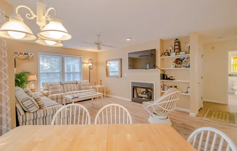 015 | Oyster Pointe M-2