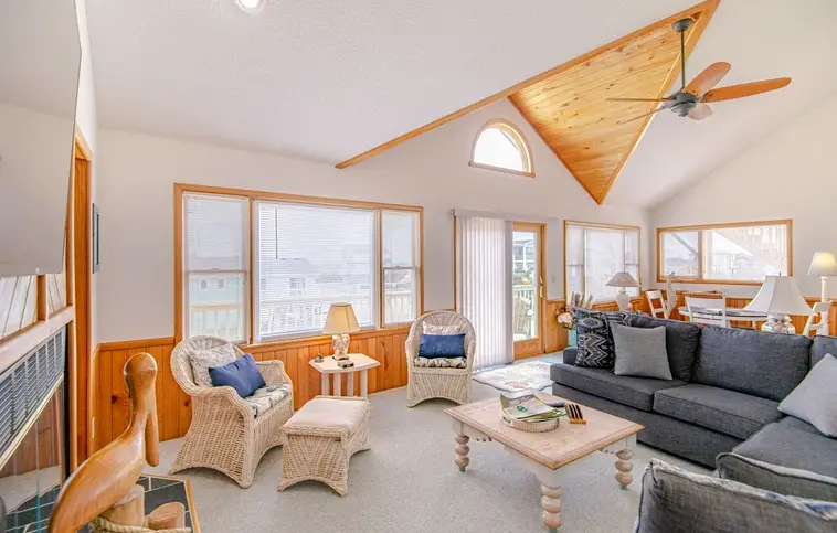 019 | Krazy Patty's Beach House