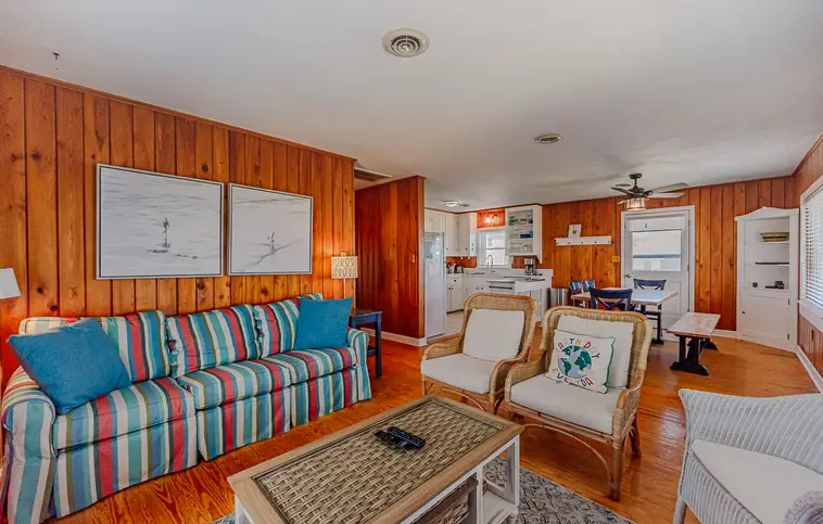 152 | Carolina Blue Moon Cottage
