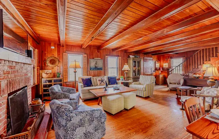 207 | Small Family Cottage