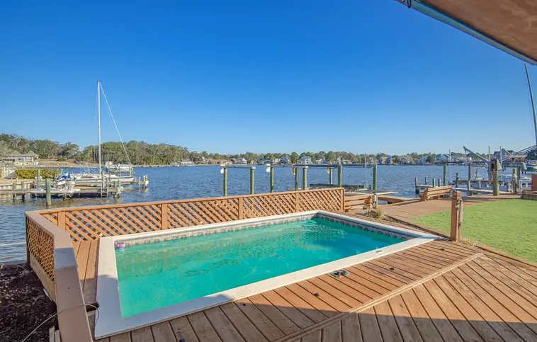 391 | Harbour Point