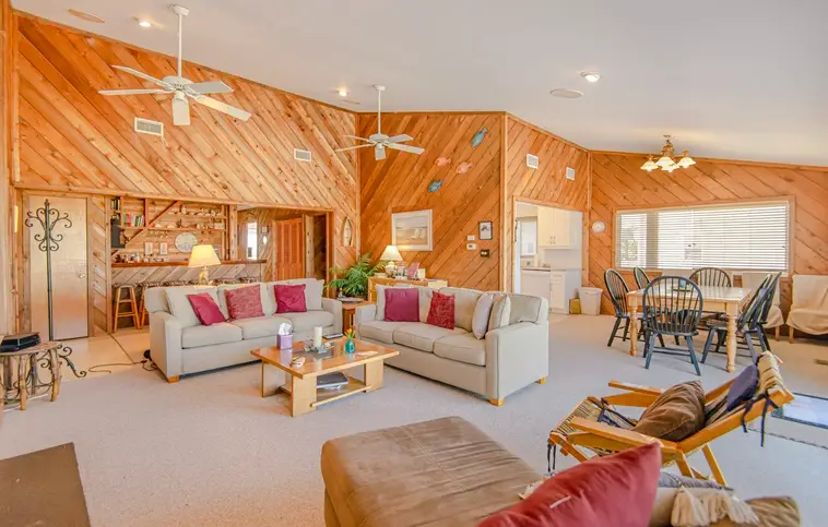 605 | Cedar Island