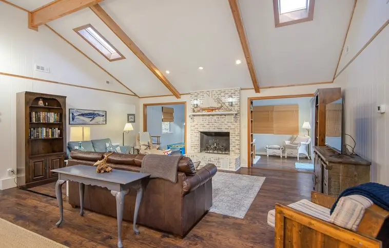 712 | Geyer Cottage
