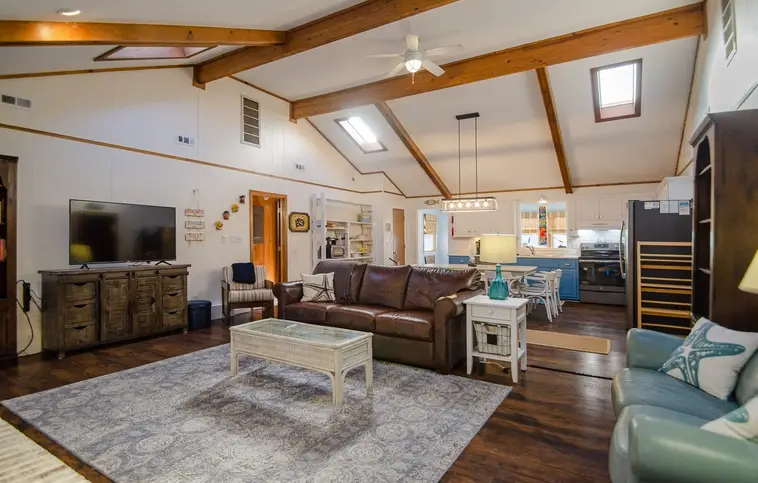 712 | Geyer Cottage