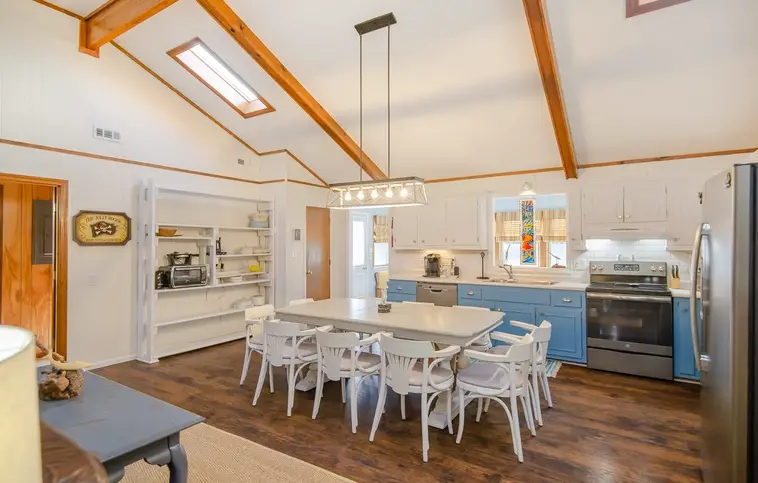 712 | Geyer Cottage