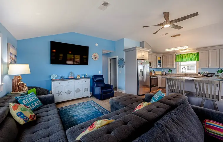 895 | Coleman's Sea Breeze Inn