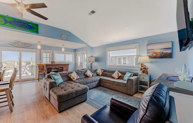 895 | Coleman's Sea Breeze Inn