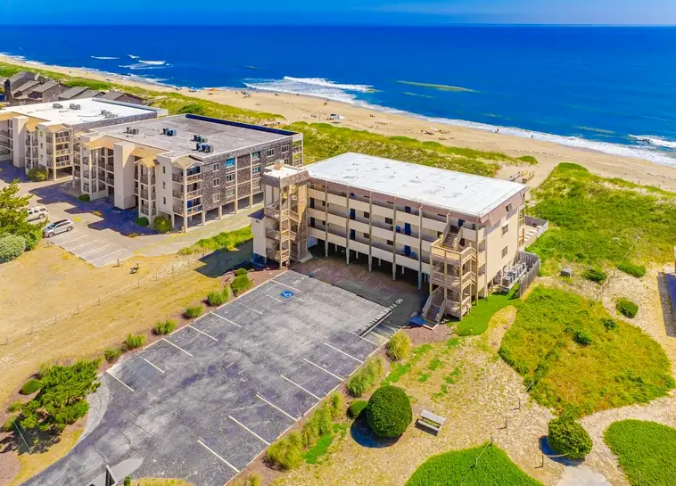 AV-3D | Admirals View Condo