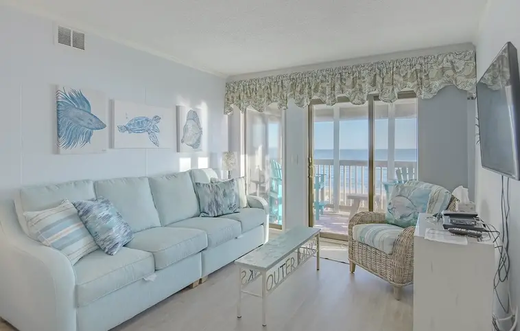 AV-3D | Admirals View Condo