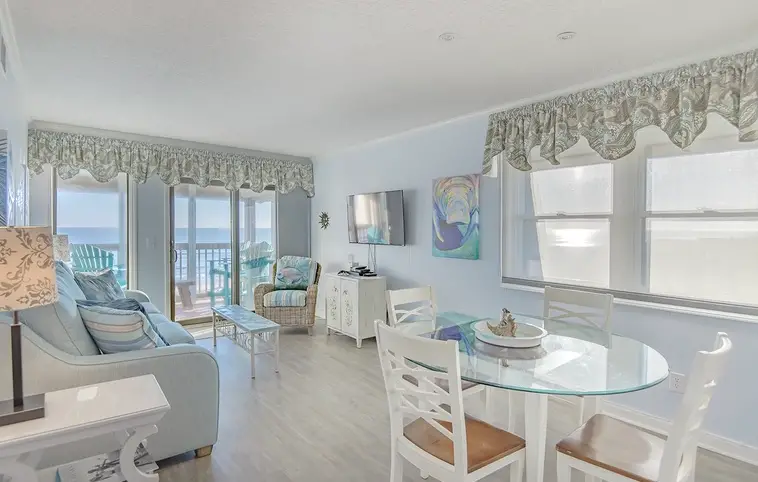 AV-3D | Admirals View Condo
