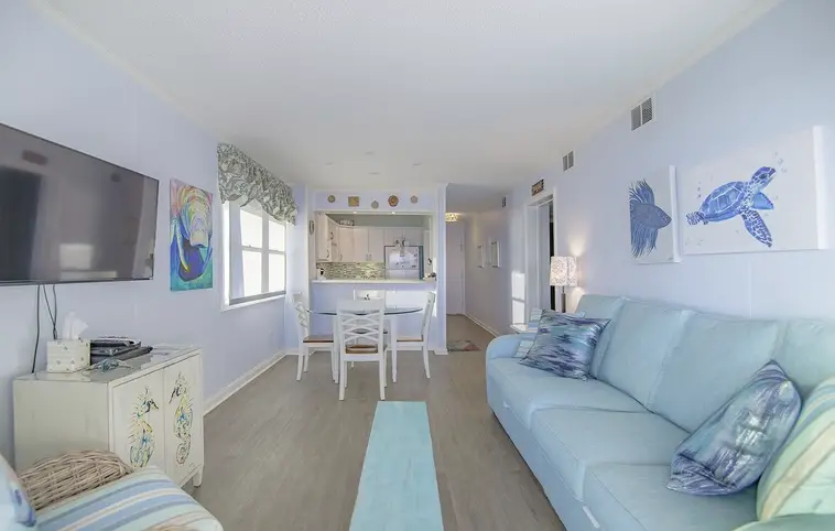 AV-3D | Admirals View Condo