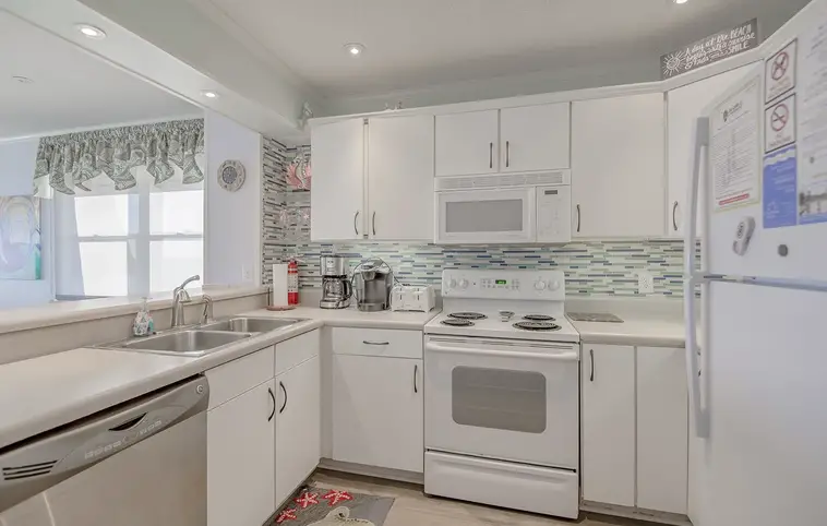 AV-3D | Admirals View Condo