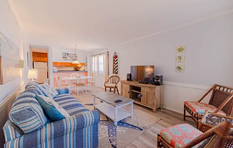 AV2-1E | Admirals View II Condo Unit 1E